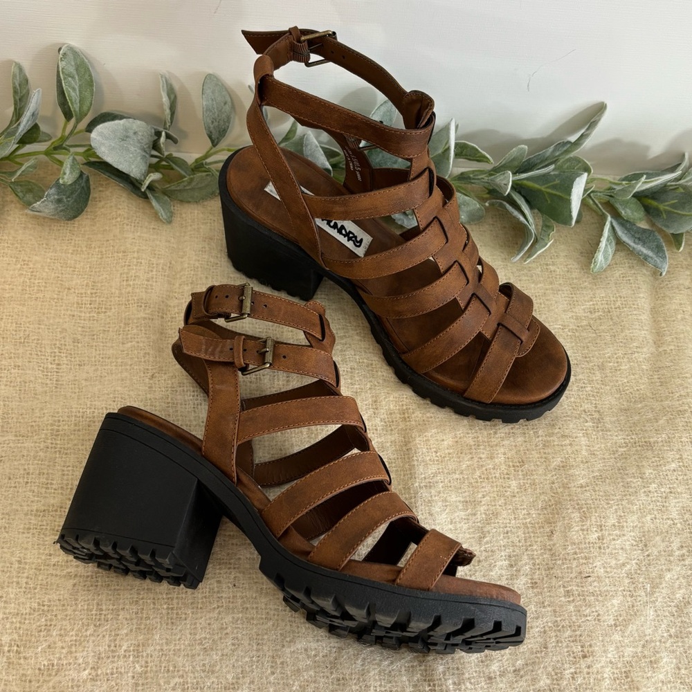 Dirty Laundry Fun Stuff gladiator sandals in Whiskey brown women size 9.5